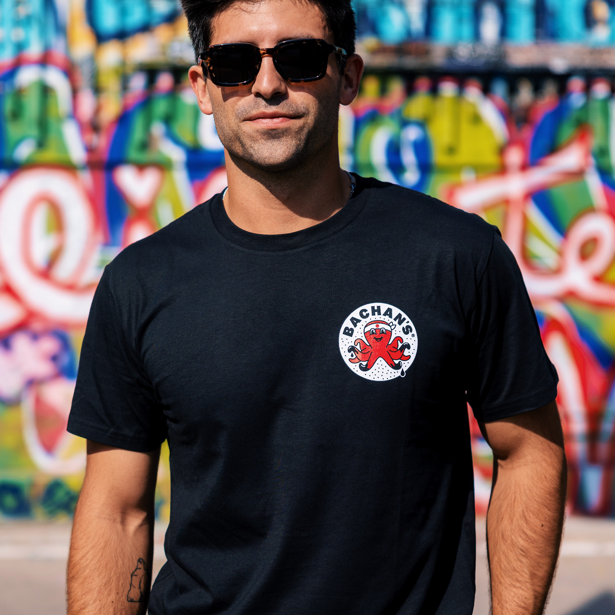 Logo Tee M8