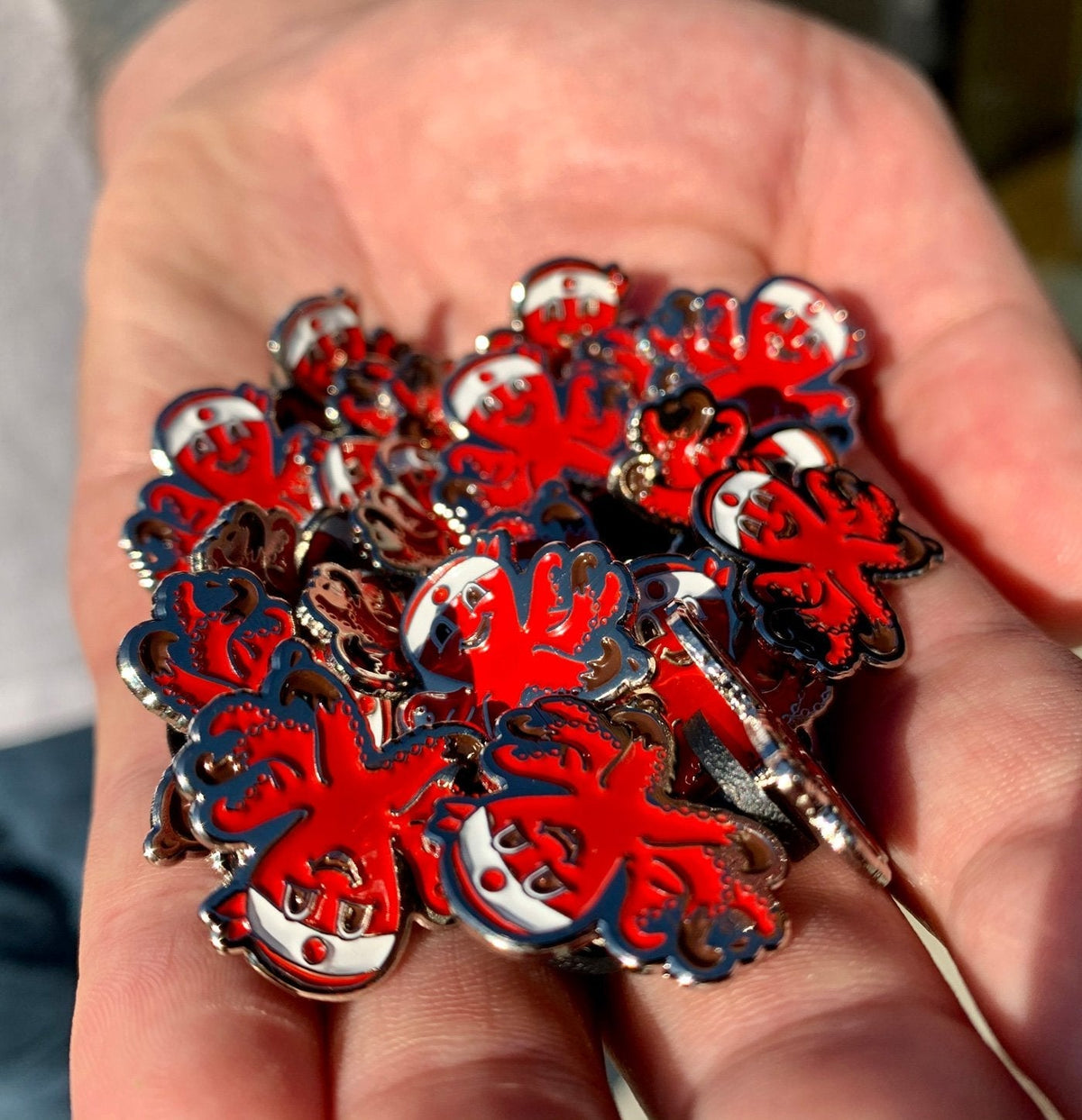 Red Octo Pin E6